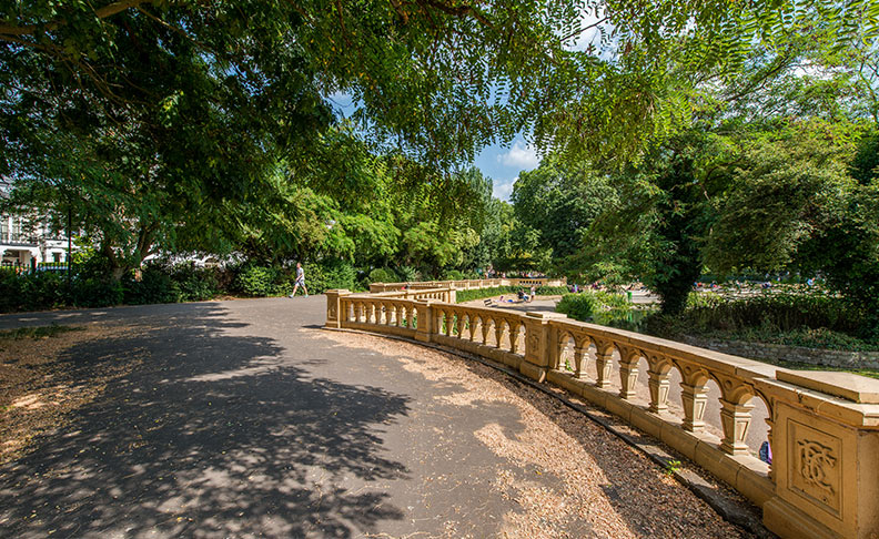 Bishops Park image