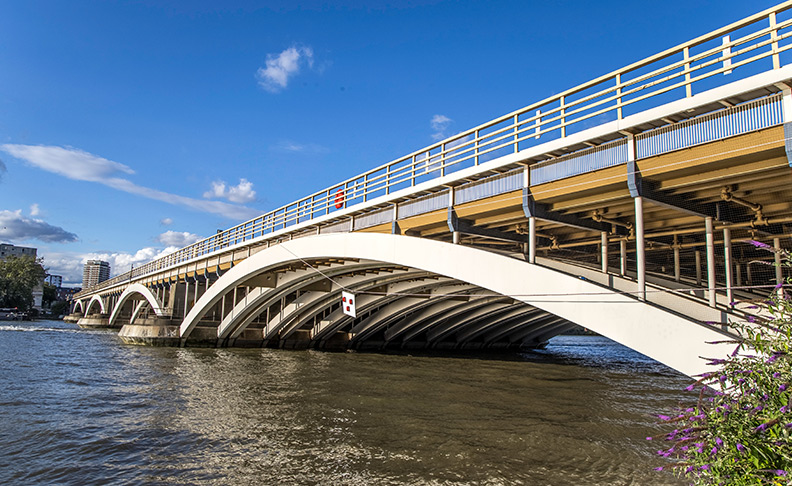 Vauxhall Bridge image