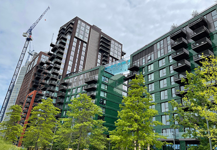 Embassy Gardens Sky Pool image