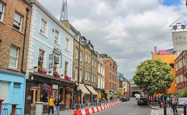 Bermondsey Square Antiques Market image