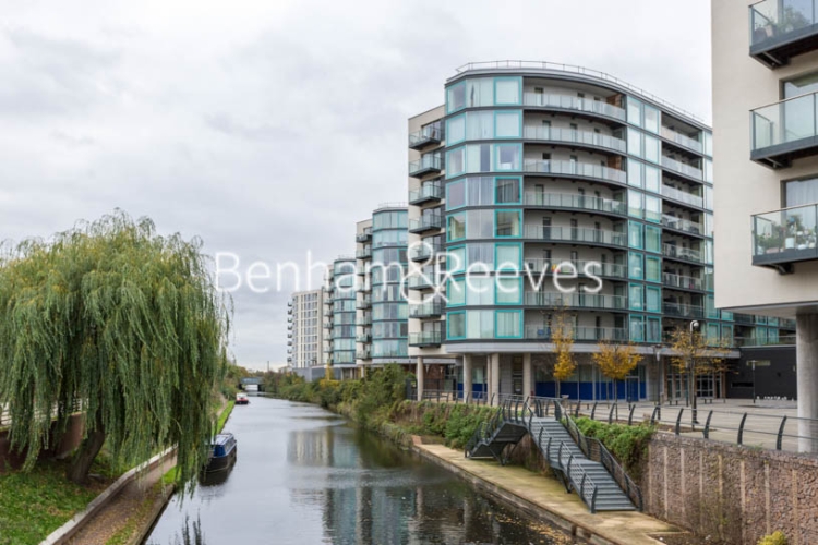 2 bedrooms flat to rent in Station Approach, Hayes, UB3-image 7