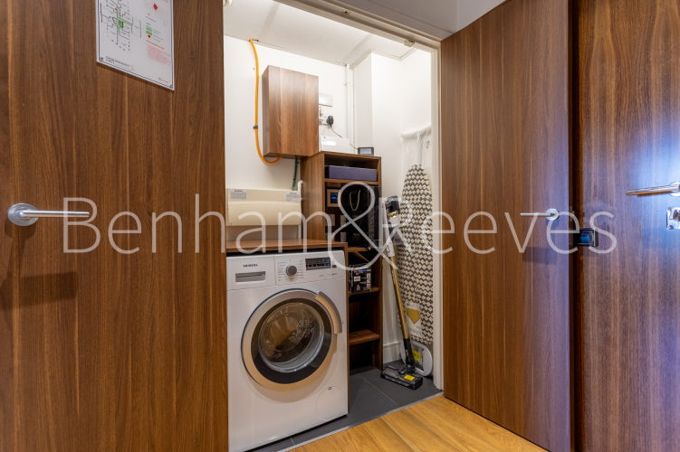 1 bedroom flat to rent in Longfield Avenue, Ealing, W5-image 9