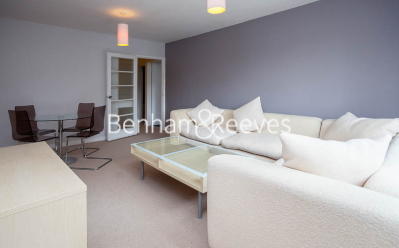 2 bedrooms flat to rent in Mount Park Road, Ealing, W5-image 1