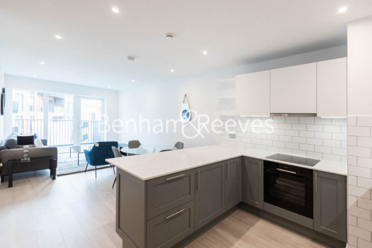 2 bedrooms flat to rent in Filmworks Walk, Ealing, W5-image 2