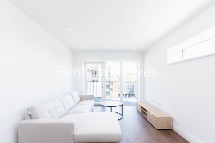 2 bedrooms flat to rent in Filmworks Walk, Ealing, W5-image 1