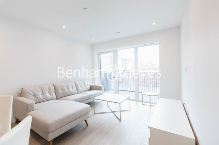 1 bedroom flat to rent in Filmworks Walk, Ealing, W5-image 1