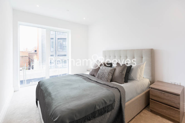 1 bedroom flat to rent in Filmworks Walk, Ealing, W5-image 3