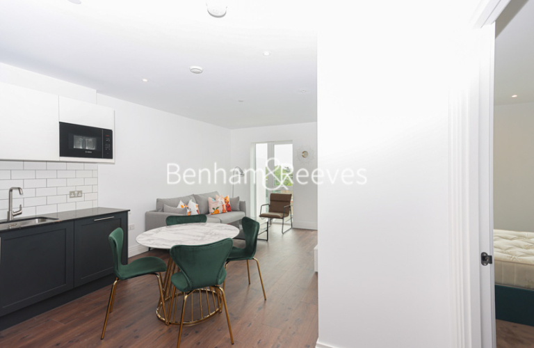 1 bedroom flat to rent in Filmworks Walk, Ealing, W5-image 10