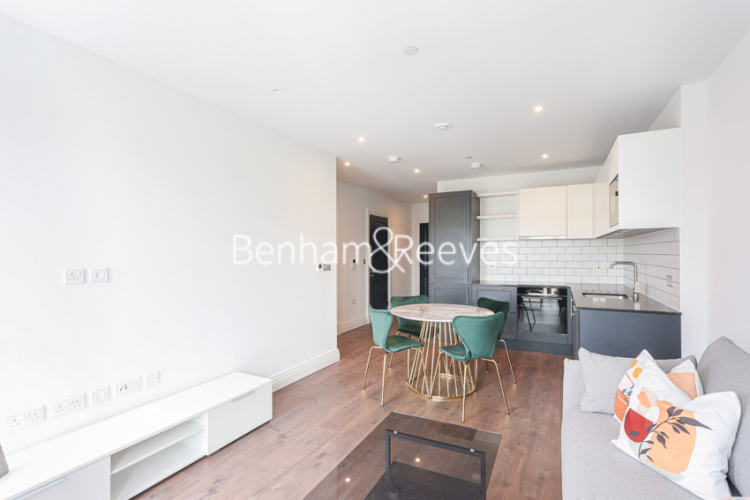 1 bedroom flat to rent in Filmworks Walk, Ealing, W5-image 15
