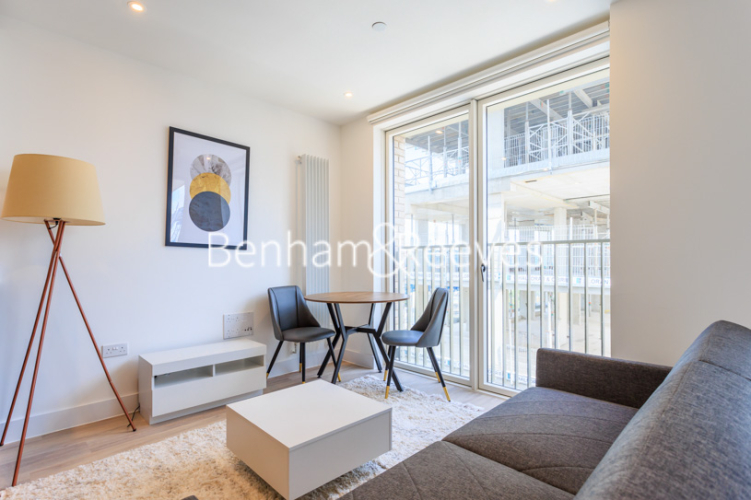 Studio flat to rent in Heartwood Boulevard, Acton, W3-image 7