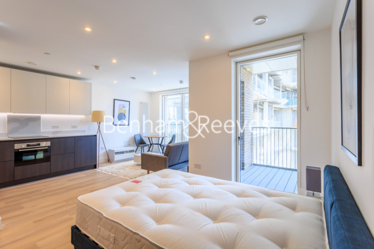 Studio flat to rent in Heartwood Boulevard, Acton, W3-image 9