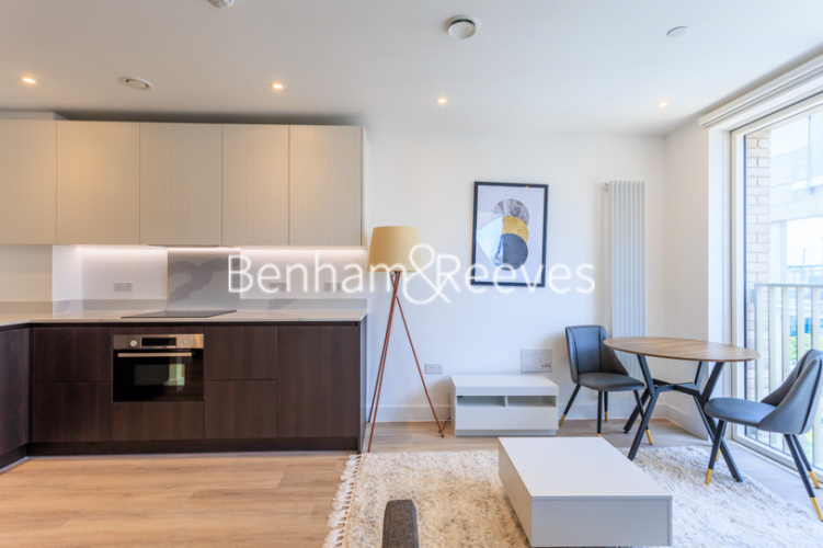 Studio flat to rent in Heartwood Boulevard, Acton, W3-image 11