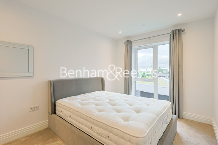 1 bedroom flat to rent in Filmworks Walk, Ealing, W5-image 3