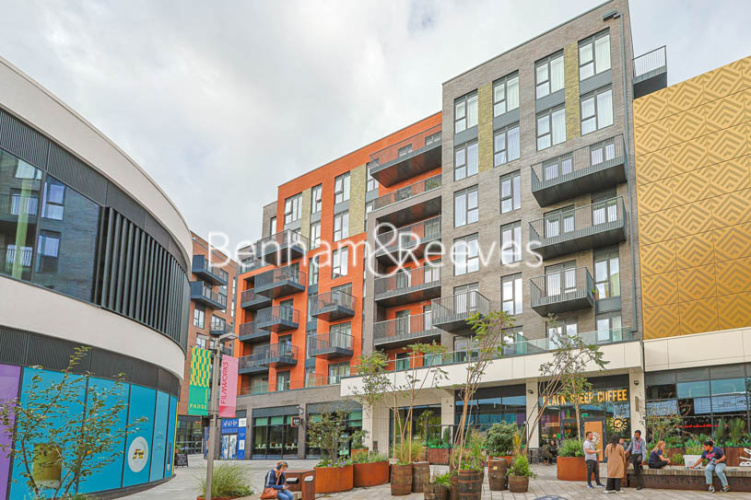 1 bedroom flat to rent in Filmworks Walk, Ealing, W5-image 6