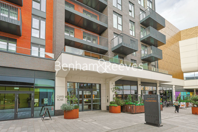 1 bedroom flat to rent in Filmworks Walk, Ealing, W5-image 14