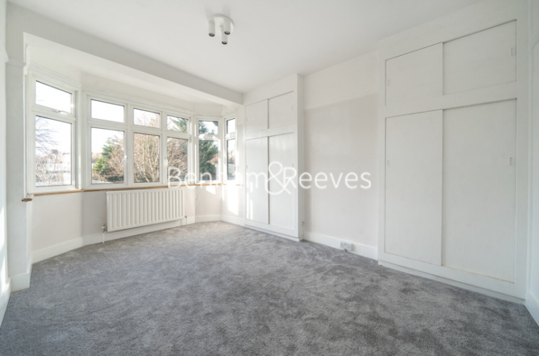 4 bedrooms house to rent in Brentmead gardens, Ealing, NW10-image 9