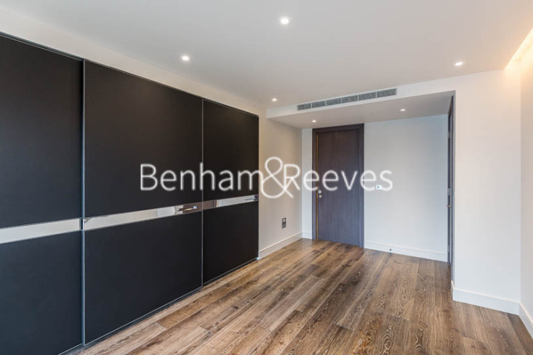 4 bedrooms flat to rent in Regatta Lane, Hammersmith, W6-image 3