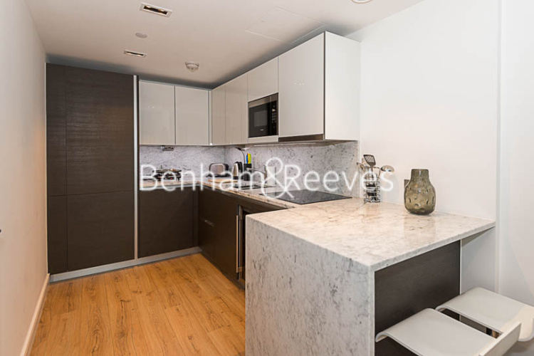 1 bedroom flat to rent in Sovereign Court, Hammersmith, W6-image 2