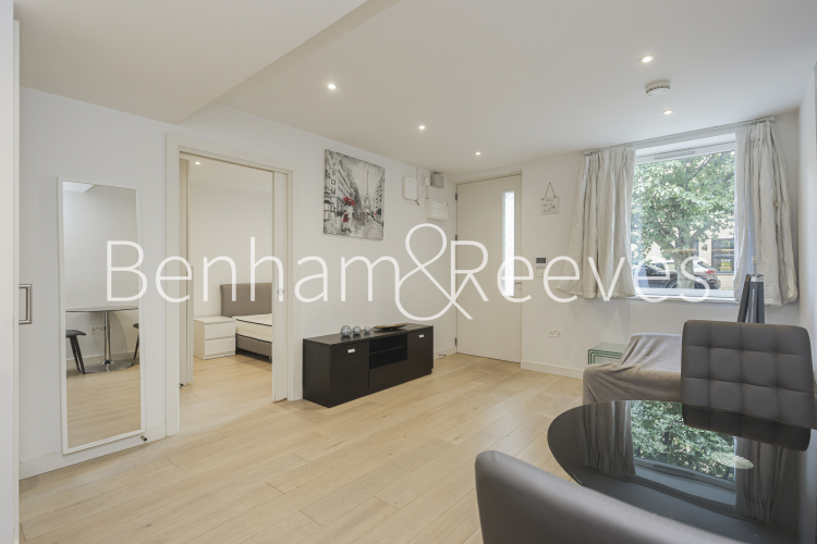 1 bedroom flat to rent in Albion Court, Hammersmith, W6-image 9