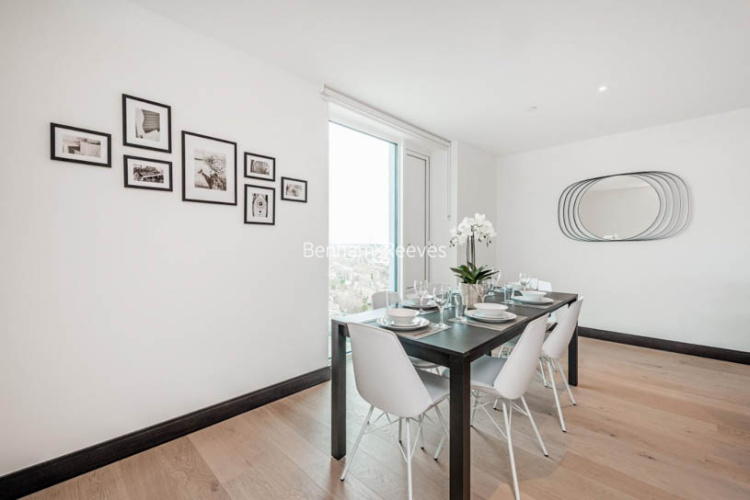 3 bedrooms flat to rent in Sovereign Court, Hammersmith, W6-image 3