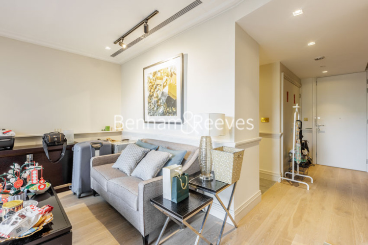 Studio flat to rent in Queens Wharf, Hammersmith, W6-image 1