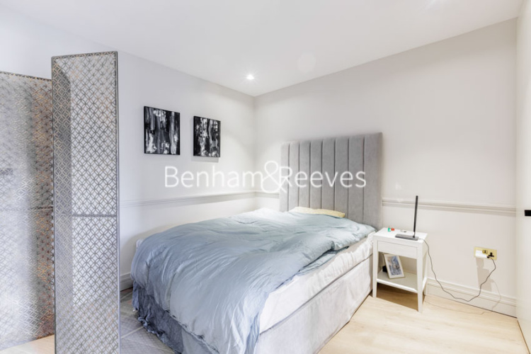 Studio flat to rent in Queens Wharf, Hammersmith, W6-image 4