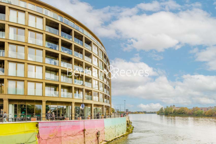 Studio flat to rent in Queens Wharf, Hammersmith, W6-image 11