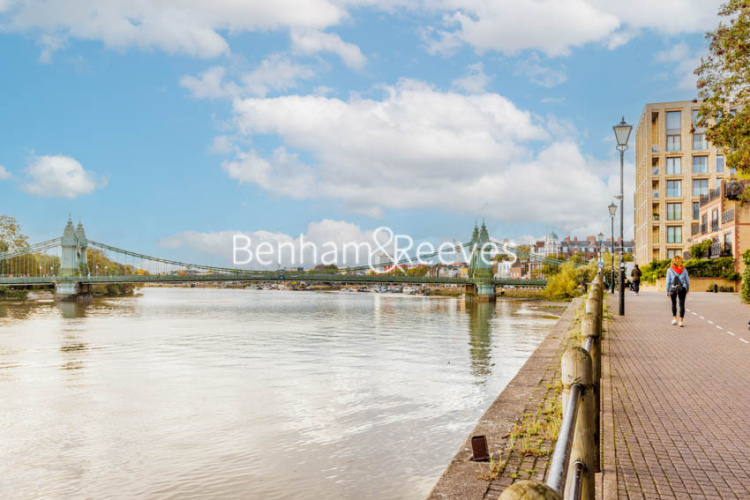 Studio flat to rent in Queens Wharf, Hammersmith, W6-image 12