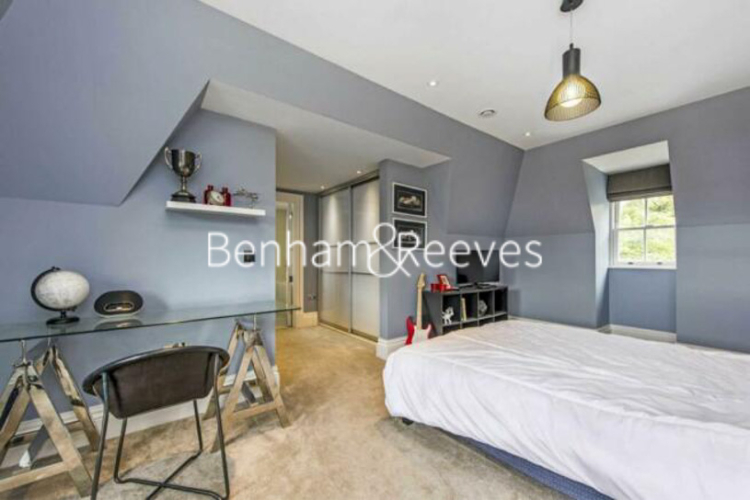 5  bedrooms house to rent in Copse Hill, Hammersmith, SW20-image 8