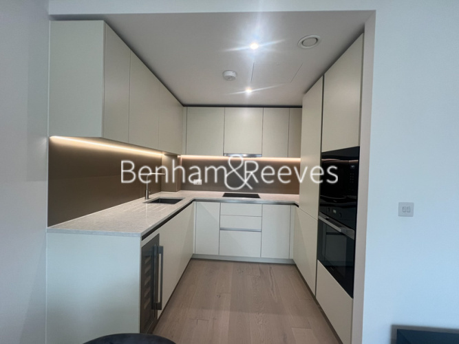 1 bedroom flat to rent in Holland House, Parrs Way, W6-image 2