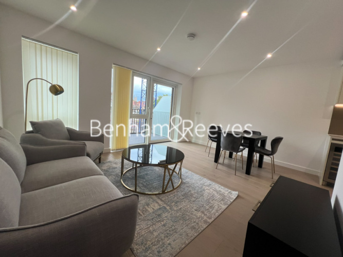 1 bedroom flat to rent in Holland House, Parrs Way, W6-image 5