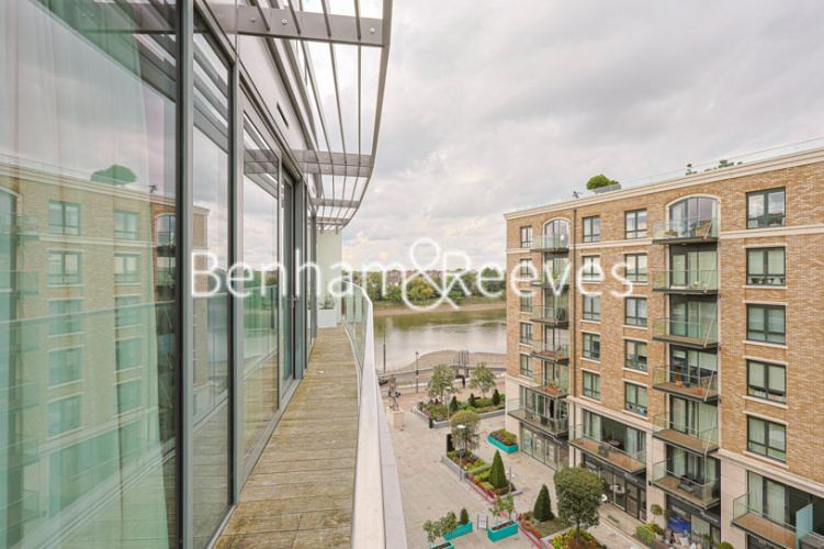 2 bedrooms flat to rent in Goldhurst House, Parr's Way, W6-image 6