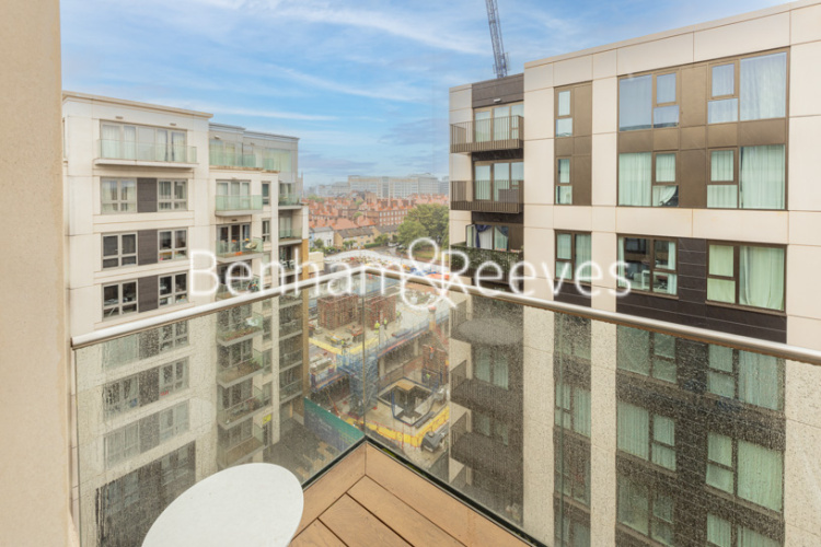 3 bedrooms flat to rent in Faulkner House, Tierney Lane, W6-image 17