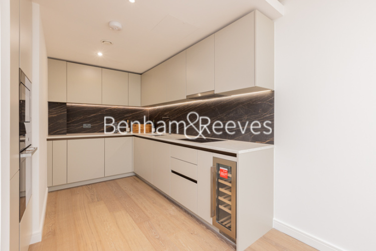 1 bedroom flat to rent in Merrivale Terrace, Distillery Road, W6-image 2