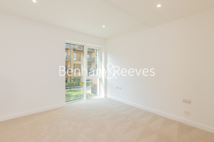 1 bedroom flat to rent in Merrivale Terrace, Distillery Road, W6-image 3