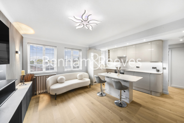 1 bedroom flat to rent in Stafford Court, Goldhawk Road, W6-image 1