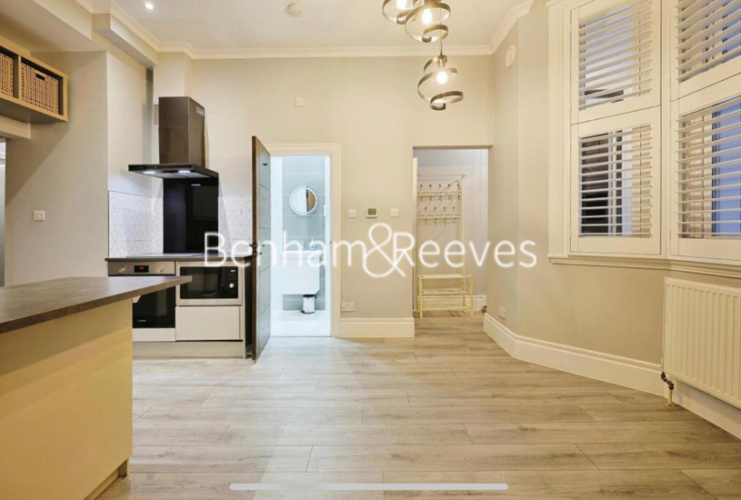 2 bedrooms flat to rent in Southerton Road, Hammersmith, W6-image 1