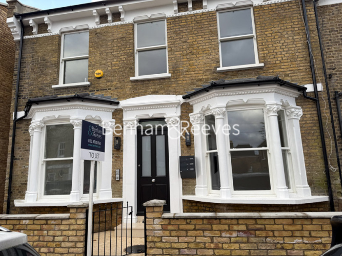 3 bedrooms flat to rent in Disraeli Road, Hammersmith, SW15-image 20