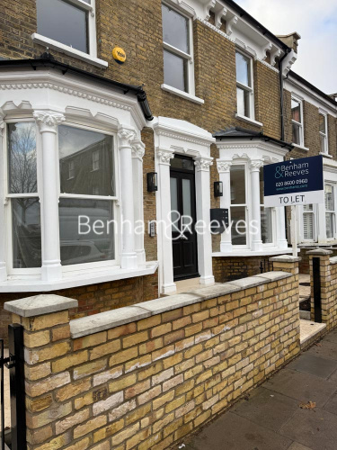 3 bedrooms flat to rent in Disraeli Road, Hammersmith, SW15-image 21