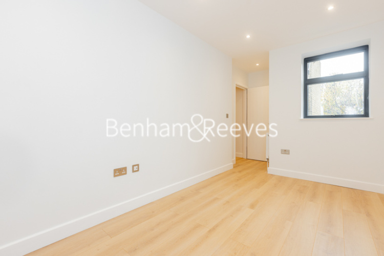 2 bedrooms flat to rent in Disraeli Road, Hammersmith, SW15-image 12