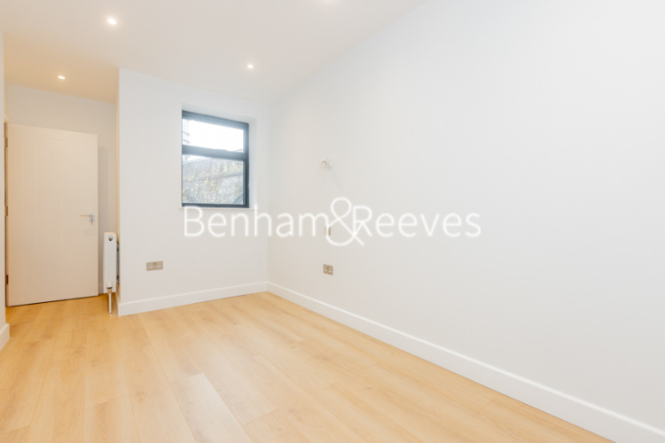 2 bedrooms flat to rent in Disraeli Road, Hammersmith, SW15-image 13