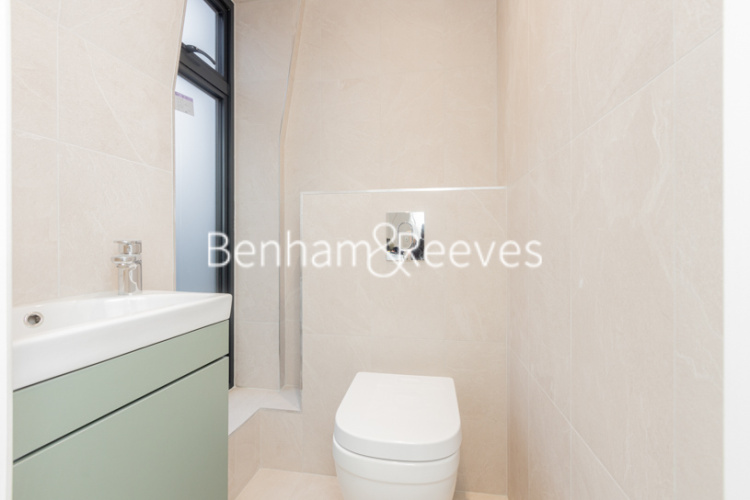 2 bedrooms flat to rent in Disraeli Road, Hammersmith, SW15-image 9