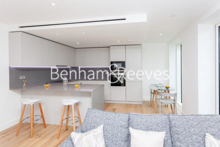 1 bedroom flat to rent in Ariel House, London Dock, Vaughan Way, E1W-image 2