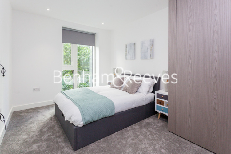 1 bedroom flat to rent in Ariel House, London Dock, Vaughan Way, E1W-image 3