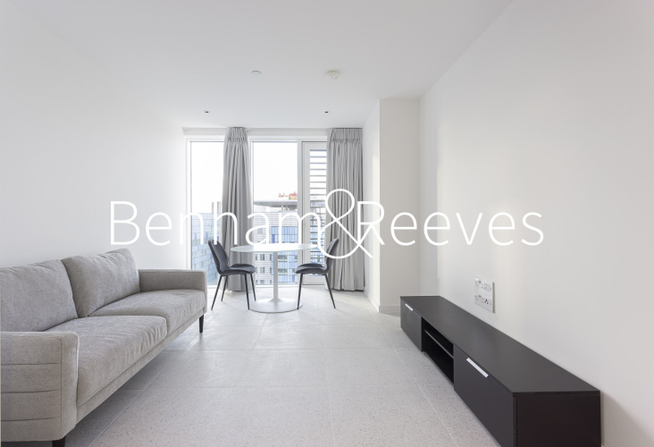 1 bedroom flat to rent in Silk District, Whitechapel, E1-image 1