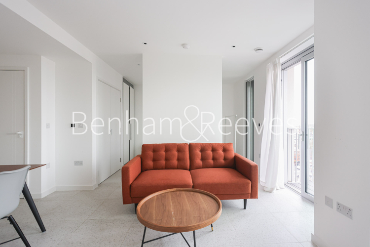 1 bedroom flat to rent in The Silk District, Whitechapel, E1-image 1