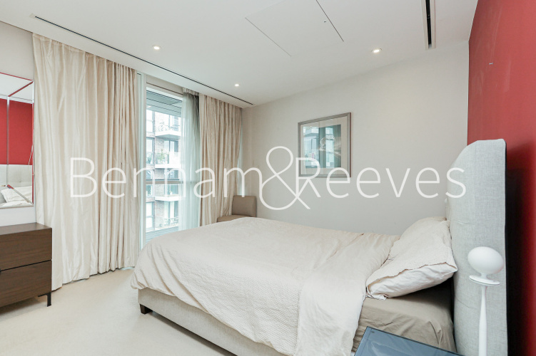 2 bedrooms flat to rent in Times Square, City Quarter, E1-image 3