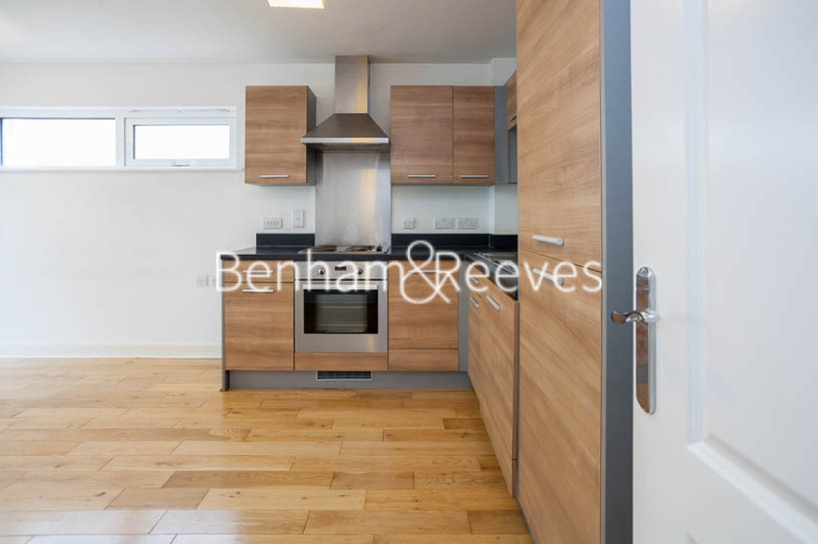 2 bedrooms flat to rent in Tarves Way, Surrey Quays, SE10-image 2