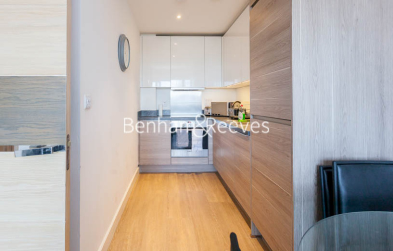 1 bedroom flat to rent in Seafarer Way, Surrey Quays, SE16-image 2