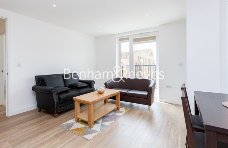 2 bedrooms flat to rent in Royal Victoria Gardens, Whiting Way, SE16-image 1